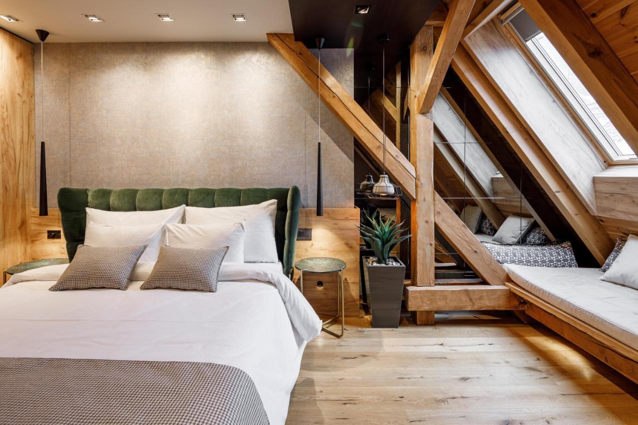 Schuster Boarding House Hotel Brasov Exterior photo
